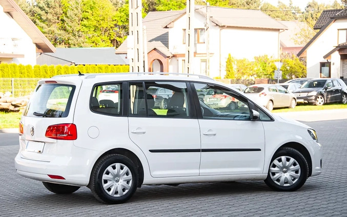 Volkswagen Touran cena 32900 przebieg: 204000, rok produkcji 2013 z Dobra małe 631